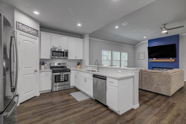 320 Carlos Leal Drive, Dayton, TX 77535