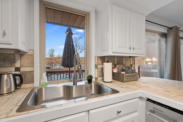 12 Calanas Lane, Hot Springs Village, AR 71909