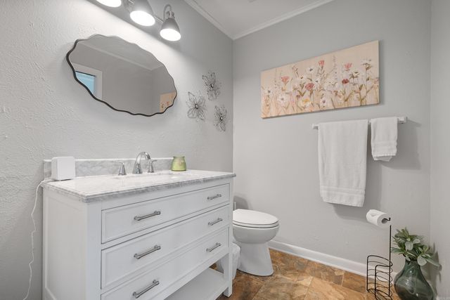 12 Calanas Lane, Hot Springs Village, AR 71909