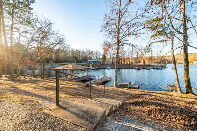 12 Calanas Lane, Hot Springs Village, AR 71909