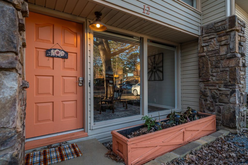 12 Calanas Lane, Hot Springs Village, AR 71909