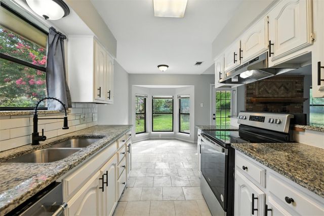 602 Valleyridge Court, Decatur, TX 76234