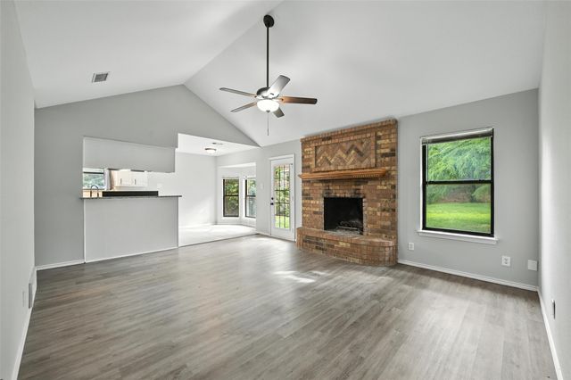 602 Valleyridge Court, Decatur, TX 76234