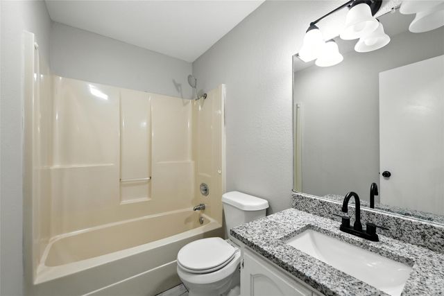 602 Valleyridge Court, Decatur, TX 76234