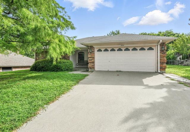 602 Valleyridge Court, Decatur, TX 76234