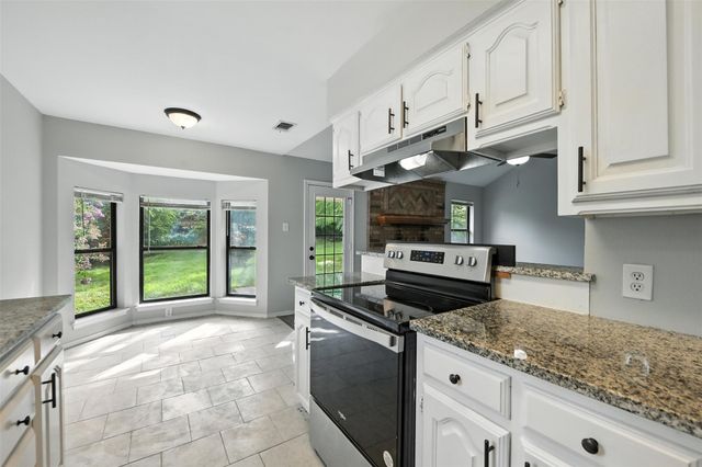 602 Valleyridge Court, Decatur, TX 76234