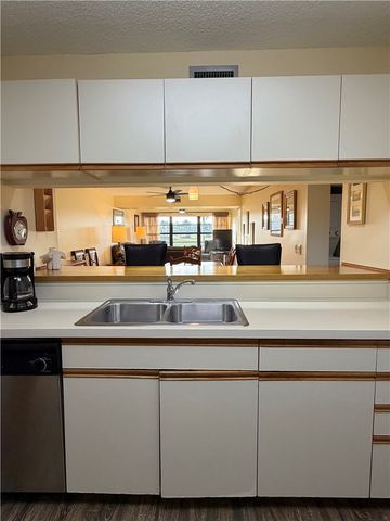 42 Plantation Drive 103, Vero Beach, FL 32966