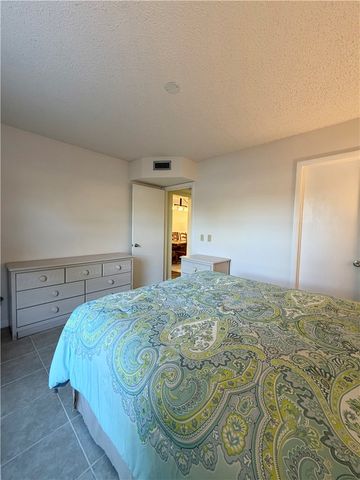 42 Plantation Drive 103, Vero Beach, FL 32966