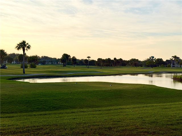 42 Plantation Drive 103, Vero Beach, FL 32966