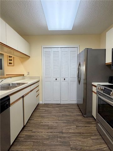 42 Plantation Drive 103, Vero Beach, FL 32966
