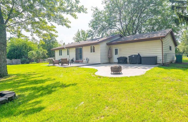 4710 W Greenfield Road, Janesville, WI 53548