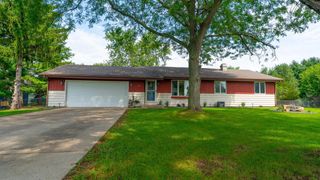4710 W Greenfield Road, Janesville, WI 53548