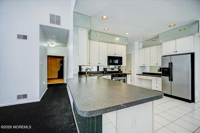 17 Umberland Place, Monroe, NJ 08831