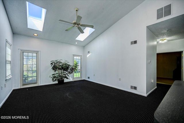 17 Umberland Place, Monroe, NJ 08831