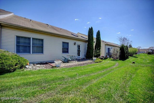 17 Umberland Place, Monroe, NJ 08831