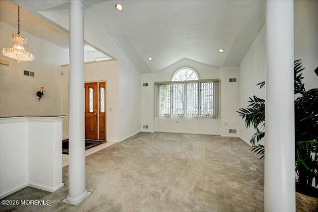 17 Umberland Place, Monroe, NJ 08831