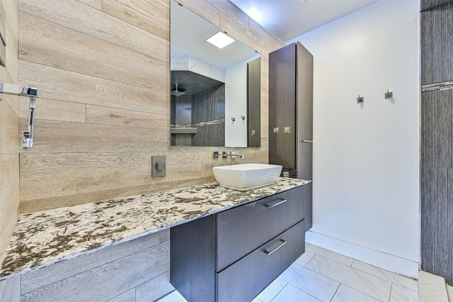 9322 Petersham Drive, Houston, TX 77031