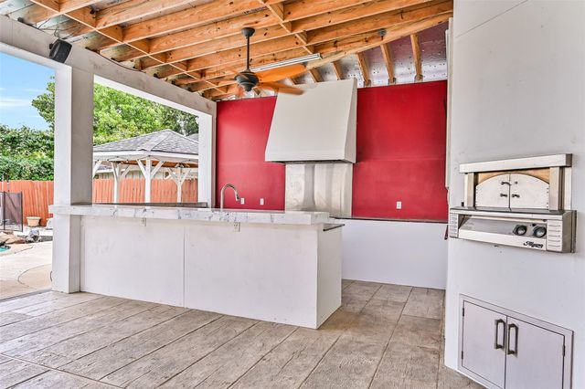9322 Petersham Drive, Houston, TX 77031