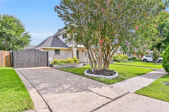 9322 Petersham Drive, Houston, TX 77031