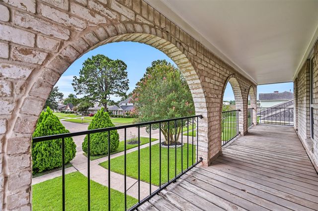 9322 Petersham Drive, Houston, TX 77031