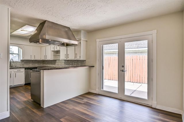 9322 Petersham Drive, Houston, TX 77031