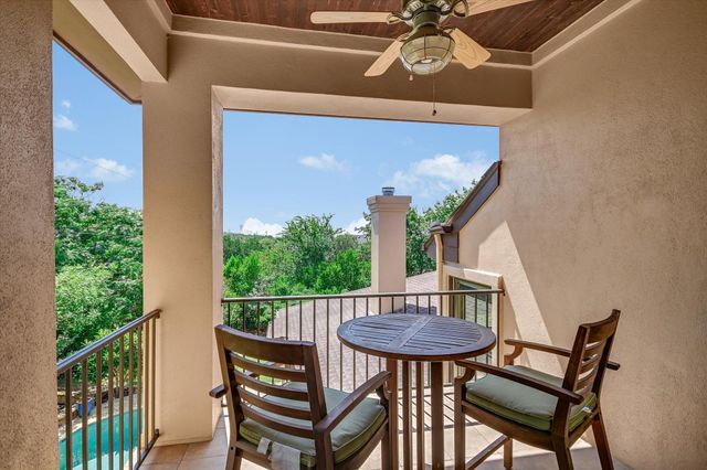 1402 Barclay DR E, Austin, TX 78746