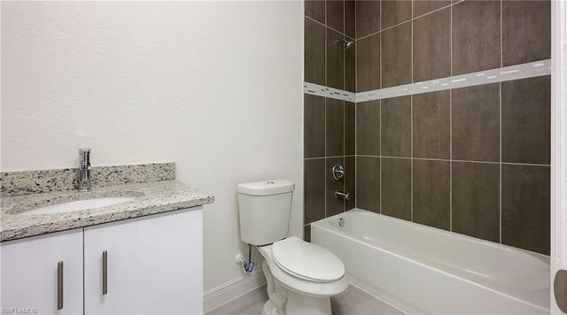 9020 Green CIR, Labelle, FL 33935
