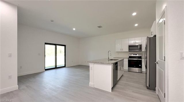 9020 Green CIR, Labelle, FL 33935