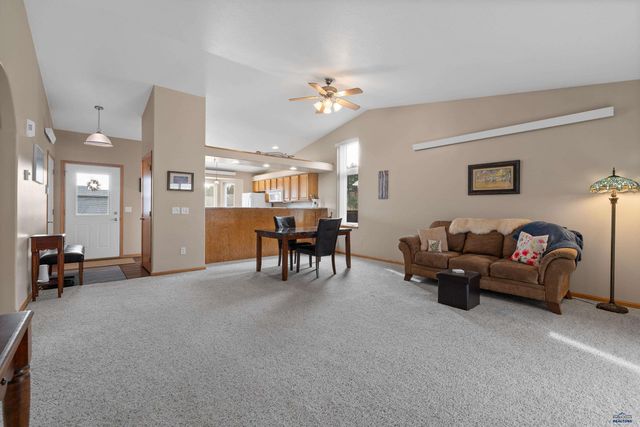 251 DESPERADO LN, Custer, SD 57730