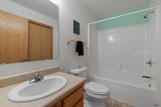 251 DESPERADO LN, Custer, SD 57730