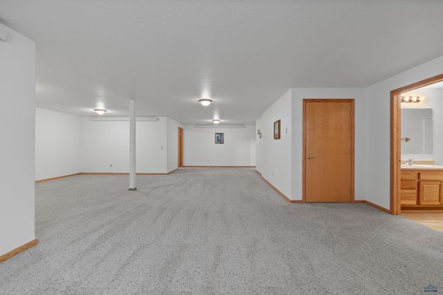 251 DESPERADO LN, Custer, SD 57730