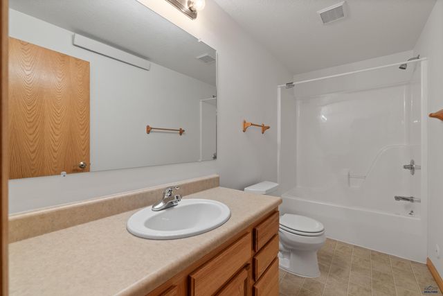 251 DESPERADO LN, Custer, SD 57730