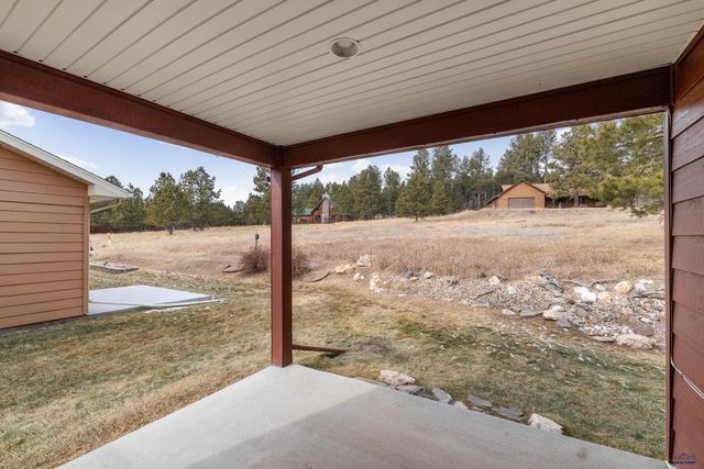251 DESPERADO LN, Custer, SD 57730