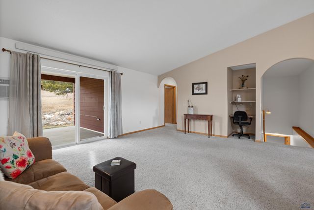 251 DESPERADO LN, Custer, SD 57730