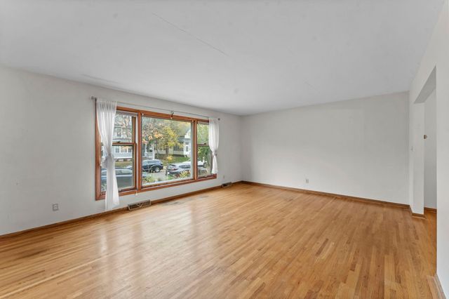 1045 Euclid Street, Saint Paul, MN 55106