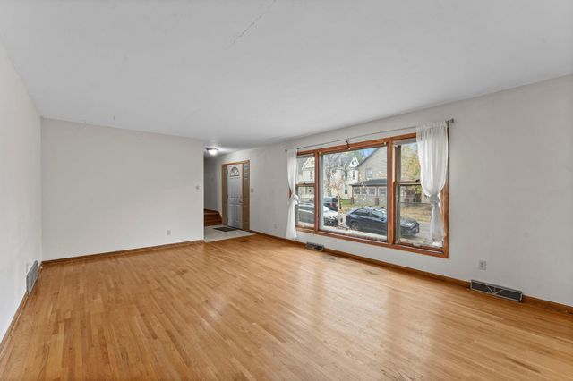 1045 Euclid Street, Saint Paul, MN 55106