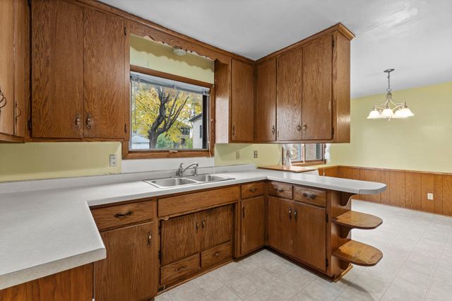 1045 Euclid Street, Saint Paul, MN 55106