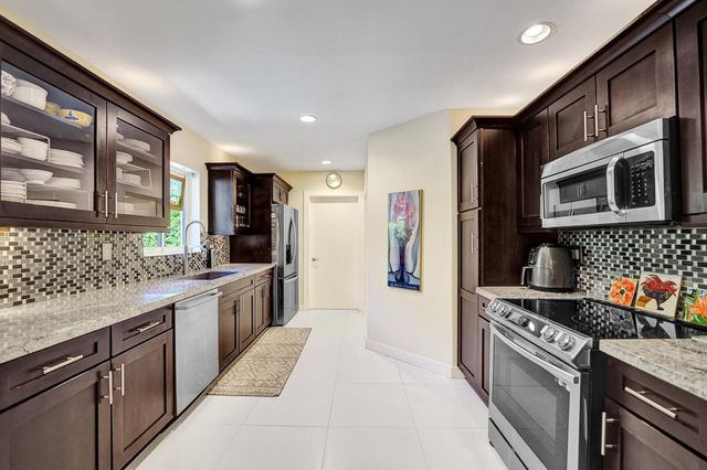 2649 NE 27th Terrace, Fort Lauderdale, FL 33306