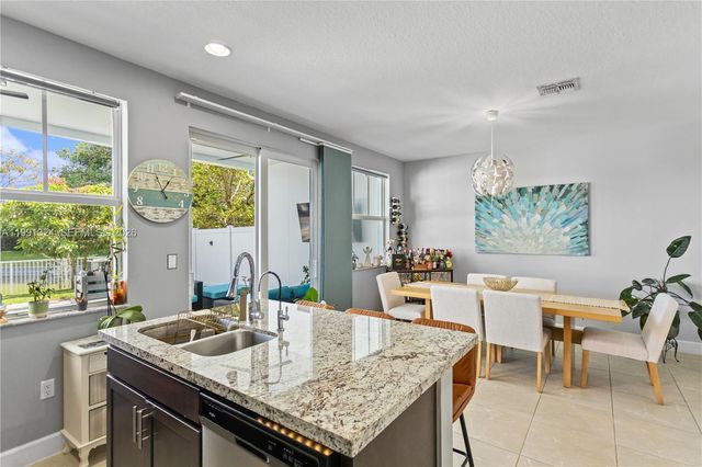 4910 NW 48th Ter, Tamarac, FL 33319