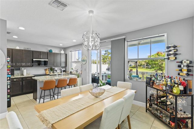 4910 NW 48th Ter, Tamarac, FL 33319