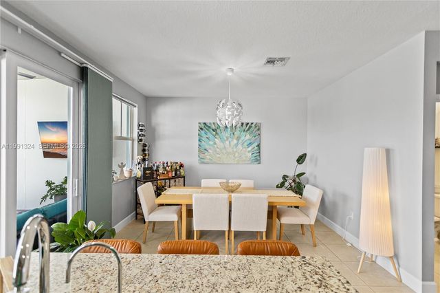 4910 NW 48th Ter, Tamarac, FL 33319