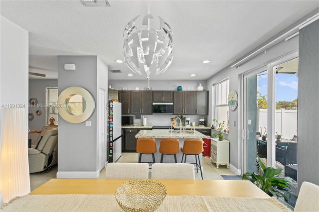 4910 NW 48th Ter, Tamarac, FL 33319