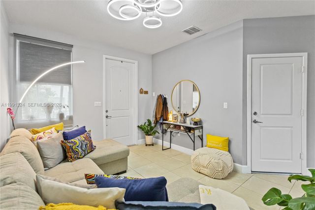 4910 NW 48th Ter, Tamarac, FL 33319