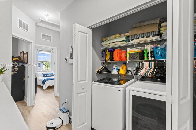 4910 NW 48th Ter, Tamarac, FL 33319