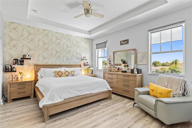 4910 NW 48th Ter, Tamarac, FL 33319