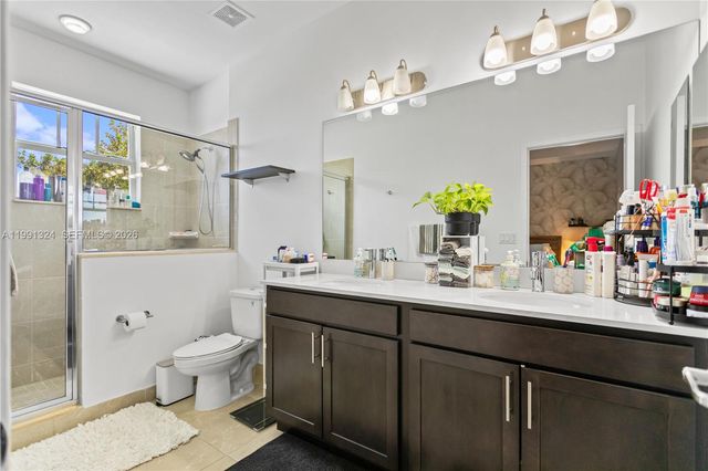 4910 NW 48th Ter, Tamarac, FL 33319