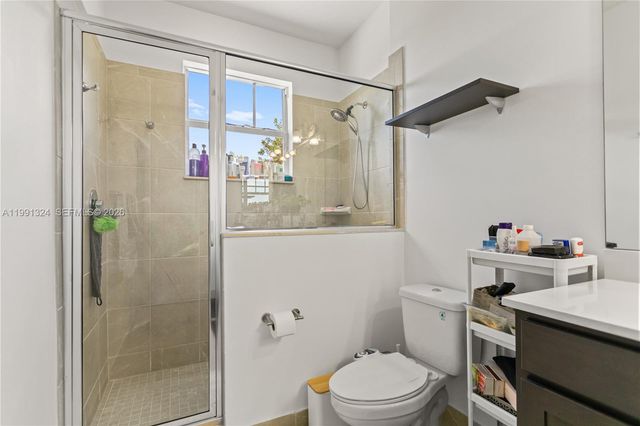 4910 NW 48th Ter, Tamarac, FL 33319