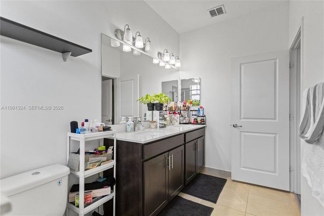 4910 NW 48th Ter, Tamarac, FL 33319