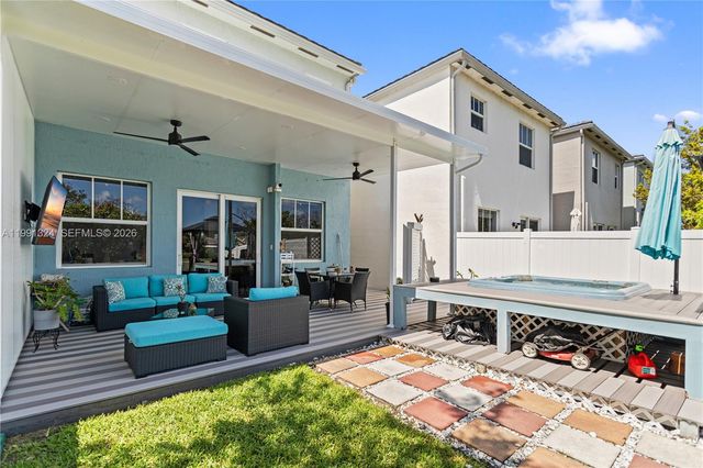 4910 NW 48th Ter, Tamarac, FL 33319