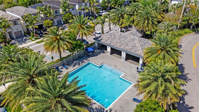 4910 NW 48th Ter, Tamarac, FL 33319